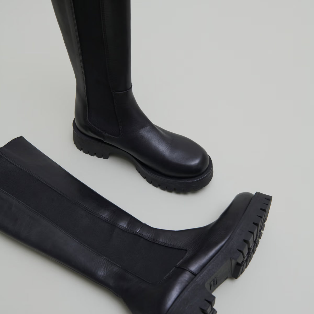 Bottes à plateformes - en cuir noir