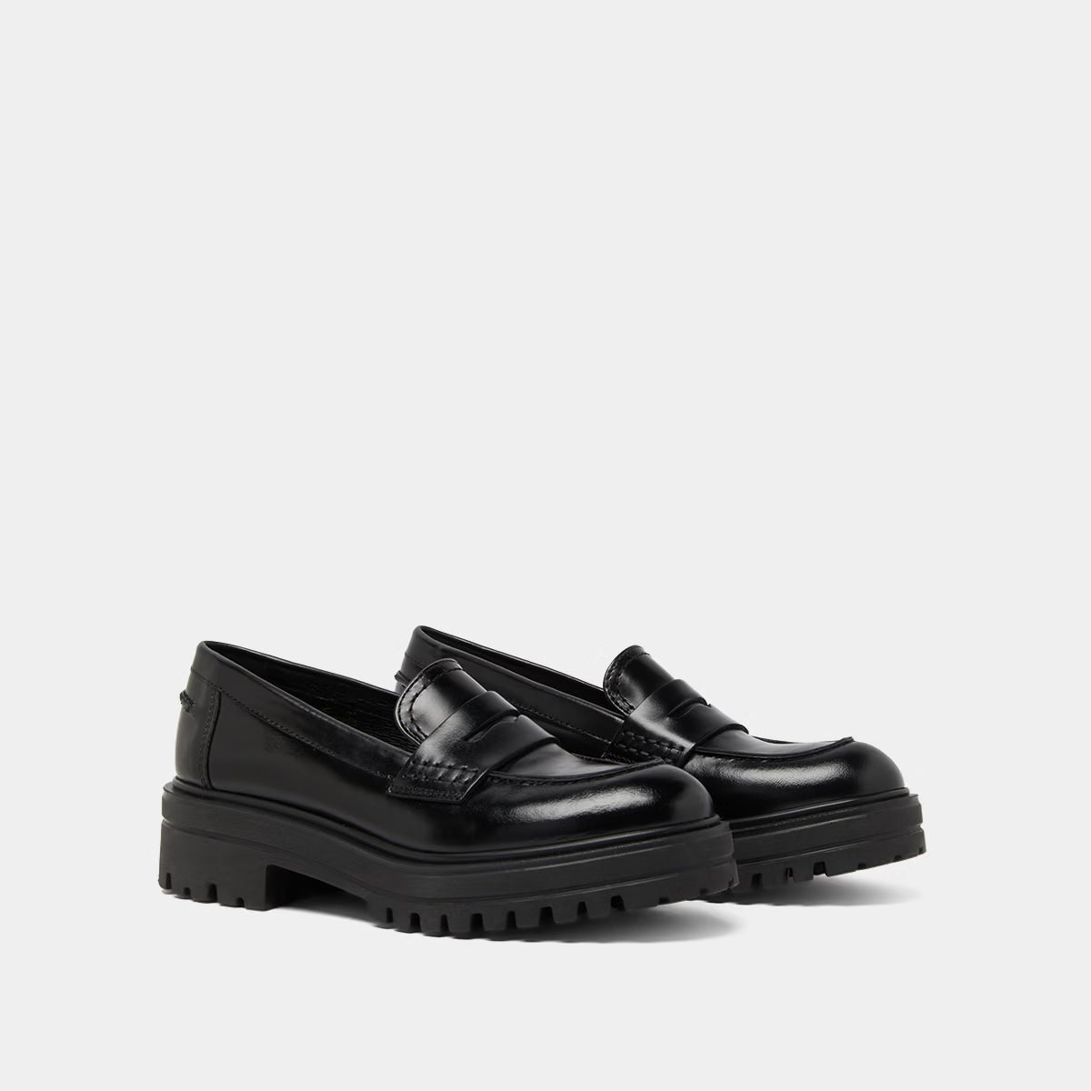 Mocassins à semelles crantées - en cuir noir