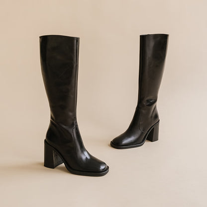 Bottes à talons et bouts carrés - en cuir noir