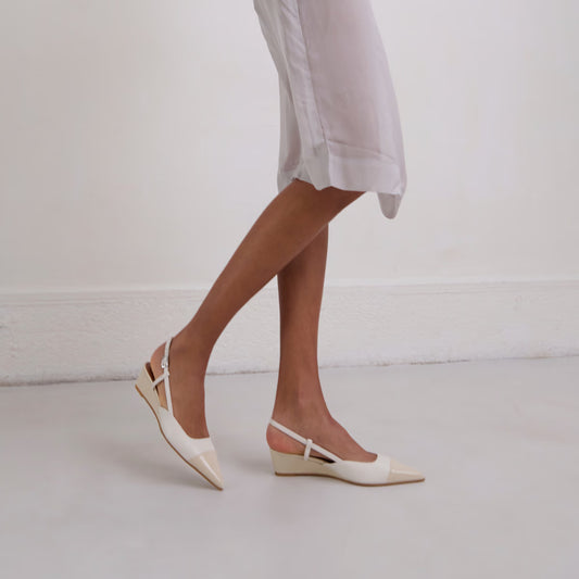 Ballerines compensées - en vernis et cuir écrus